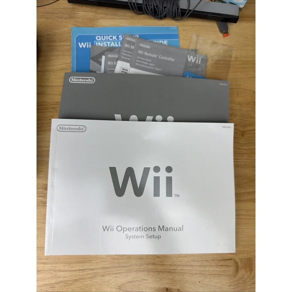Nintendo Wii Sports Bundle, 2 Controllers + Nunchuck + 6 Games Lot (TESTED)